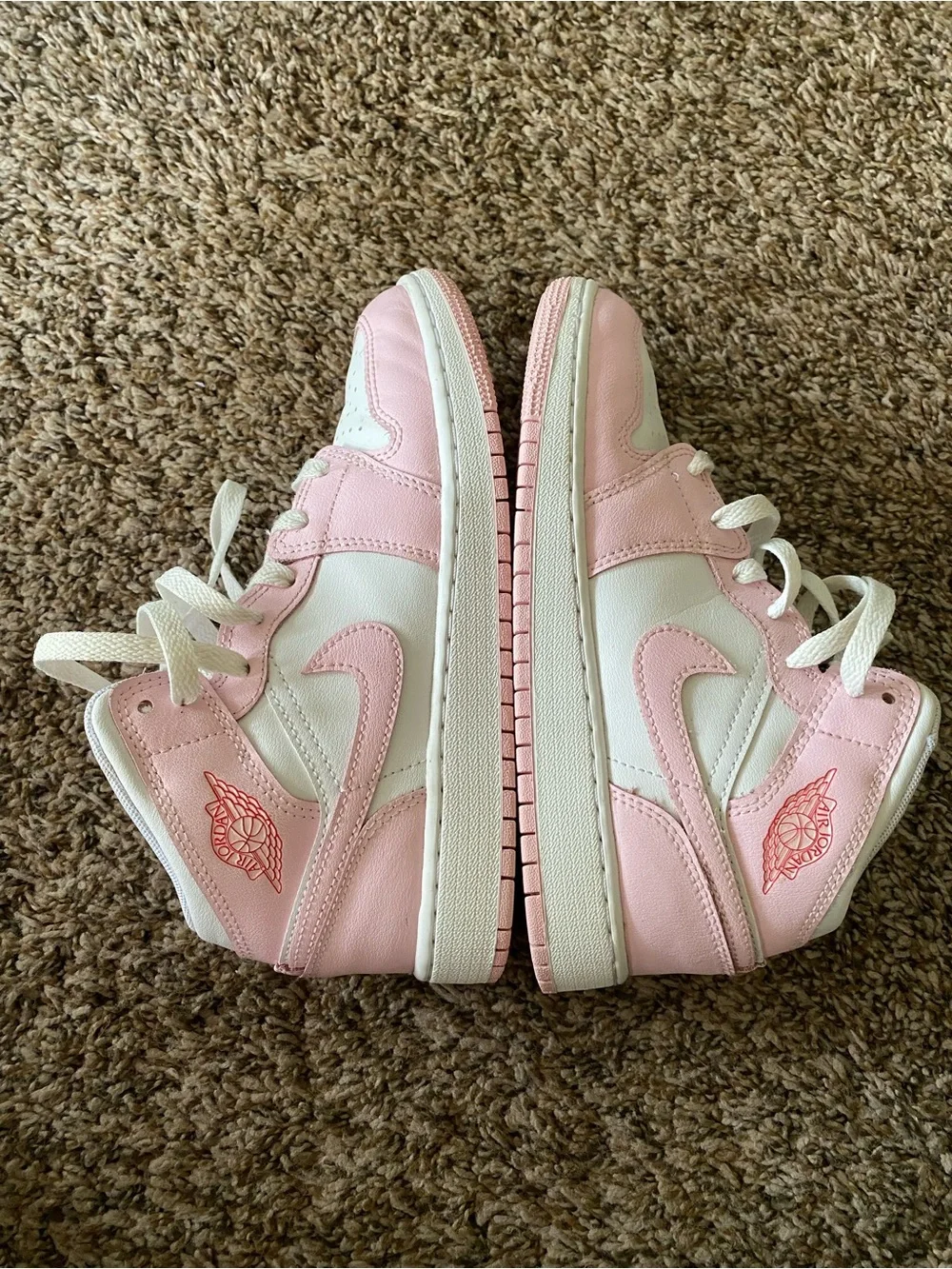 Nike Air Jordan 1 Mid Pink Foam Valentines kids Sz 4Y